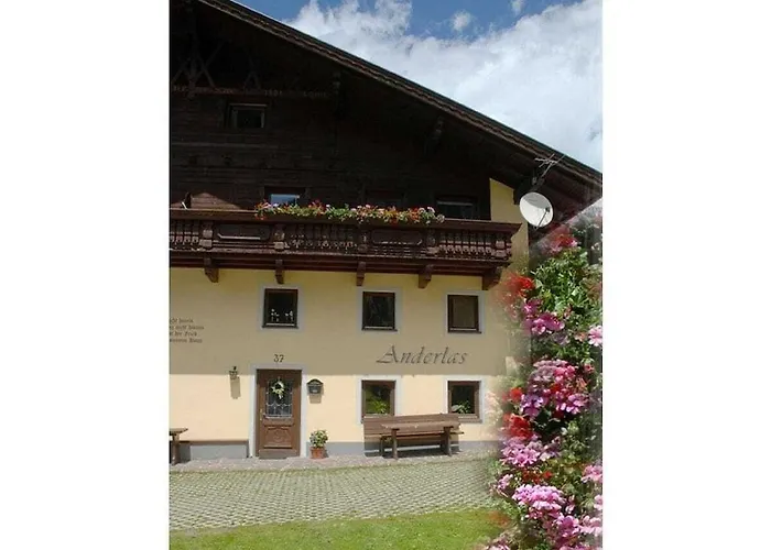 بيت للعطل In With Swimming Pool