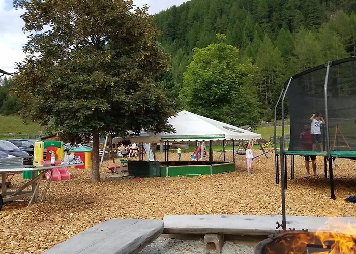 بيت للعطل In With Swimming Pool *