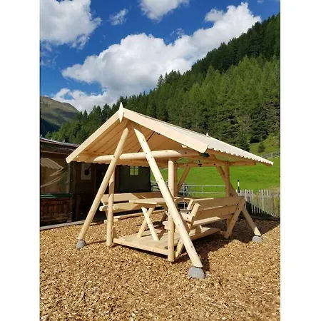 In With Swimming Pool 度假居 *