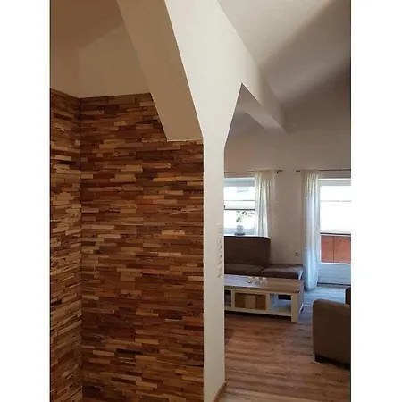 In With Swimming Pool 度假居